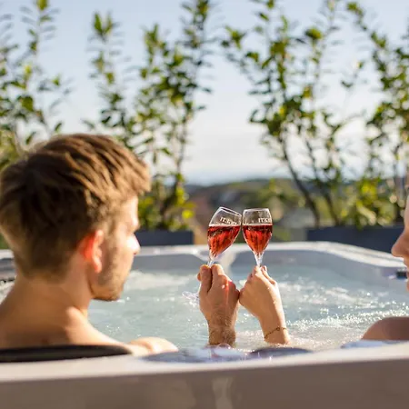 Penthouse Huegellandblick Mit Whirlpool Und 80 M2 Terrasse Appartamento Nestelbach bei Graz