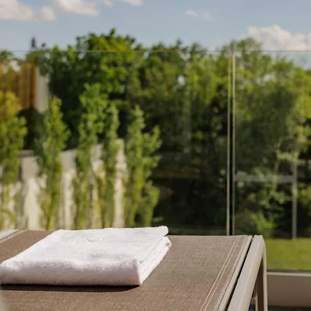 Penthouse Huegellandblick Mit Whirlpool Und 80 M2 Terrasse Appartamento