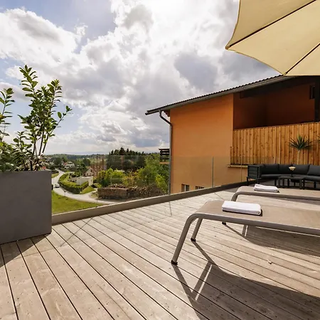 Penthouse Huegellandblick Mit Whirlpool Und 80 M2 Terrasse Appartamento *