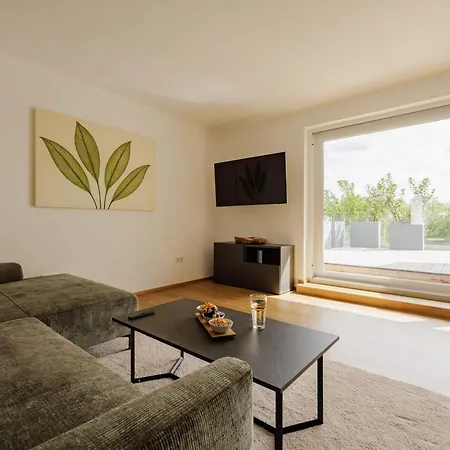 Appartamento Penthouse Huegellandblick Mit Whirlpool Und 80 M2 Terrasse *