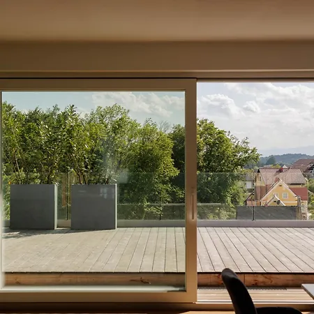Penthouse Huegellandblick Mit Whirlpool Und 80 M2 Terrasse Appartamento Nestelbach bei Graz