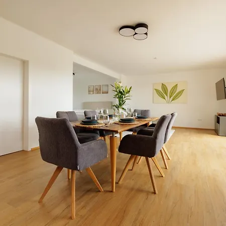 Penthouse Huegellandblick Mit Whirlpool Und 80 M2 Terrasse *