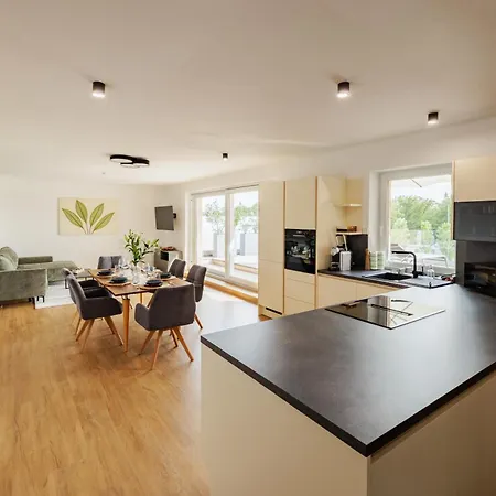 Appartamento Penthouse Huegellandblick Mit Whirlpool Und 80 M2 Terrasse Nestelbach bei Graz