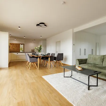 Penthouse Huegellandblick Mit Whirlpool Und 80 M2 Terrasse Nestelbach bei Graz