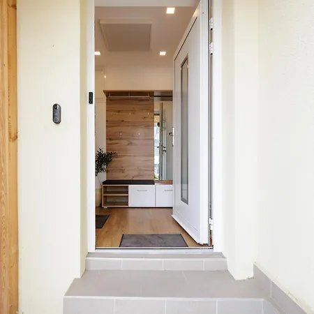 Penthouse Huegellandblick Mit Whirlpool Und 80 M2 Terrasse * Nestelbach bei Graz