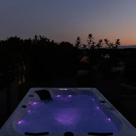 Appartamento Penthouse Huegellandblick Mit Whirlpool Und 80 M2 Terrasse *
